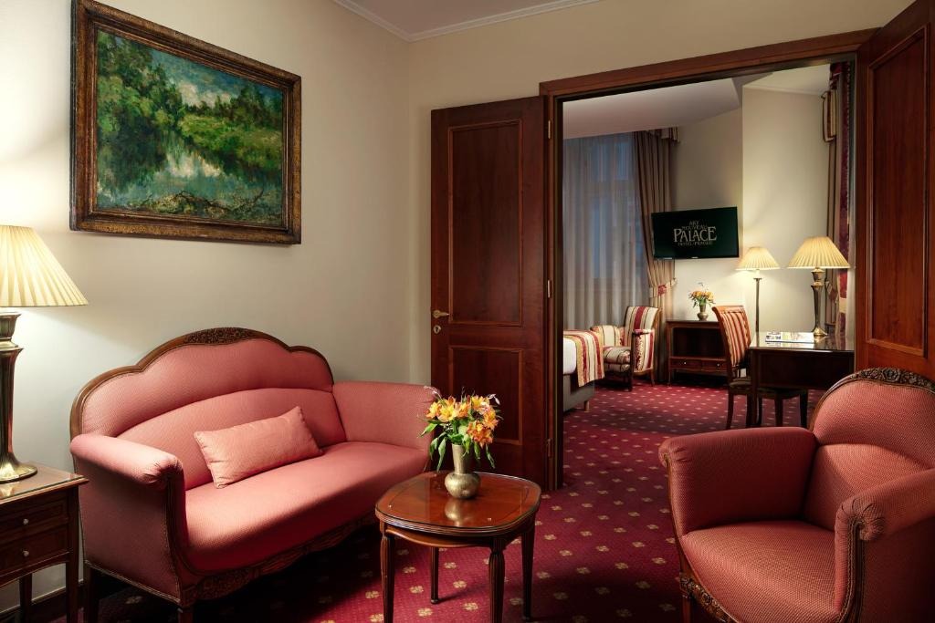 هتل آرت نوو پالاس